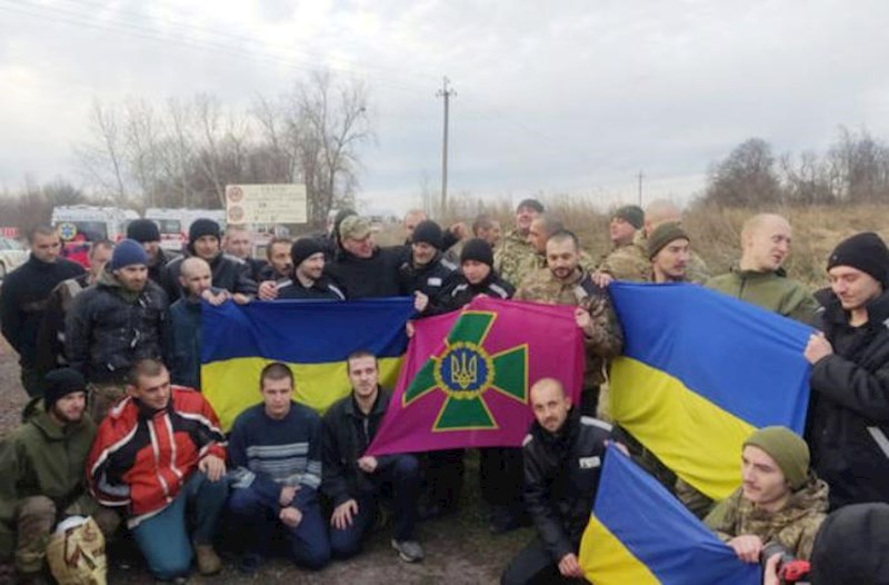 Ukrayna əlli “Azovstal” əsirini geri qaytardı - FOTO