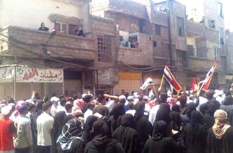 Suriyada etirazçılar inzibati binanı dağıtdılar