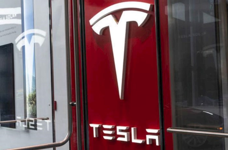 “Tesla” 430 mindən çox avtomobili geri çağıracaq