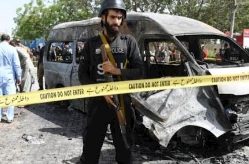 Pakistanda kamikadze hücumu: Üçü uşaq olmaqla, azı altı nəfər öldü