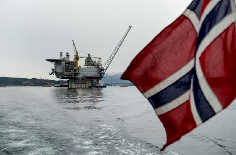 Norveç neft hasilatını dayandıra bilər