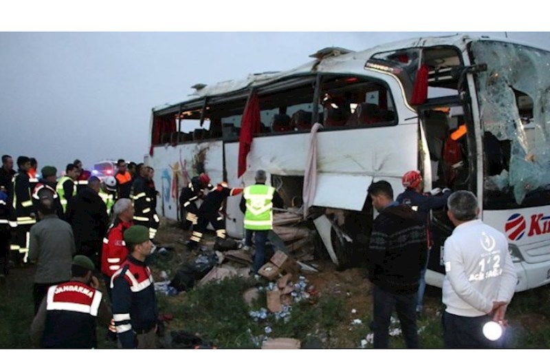 Türkiyədə avtobus aşıb - Ölənlər var