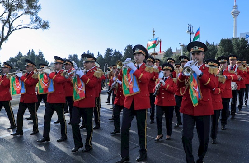 Bakıda Zəfər Günü münasibətilə hərbçilərin yürüşləri başladı