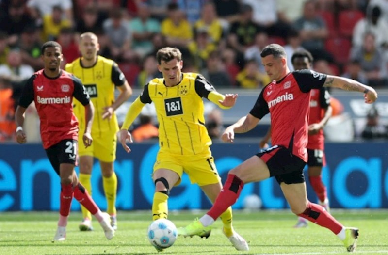 Bundesliqa: "Bayer" - "Borussiya" matçında 6 qol