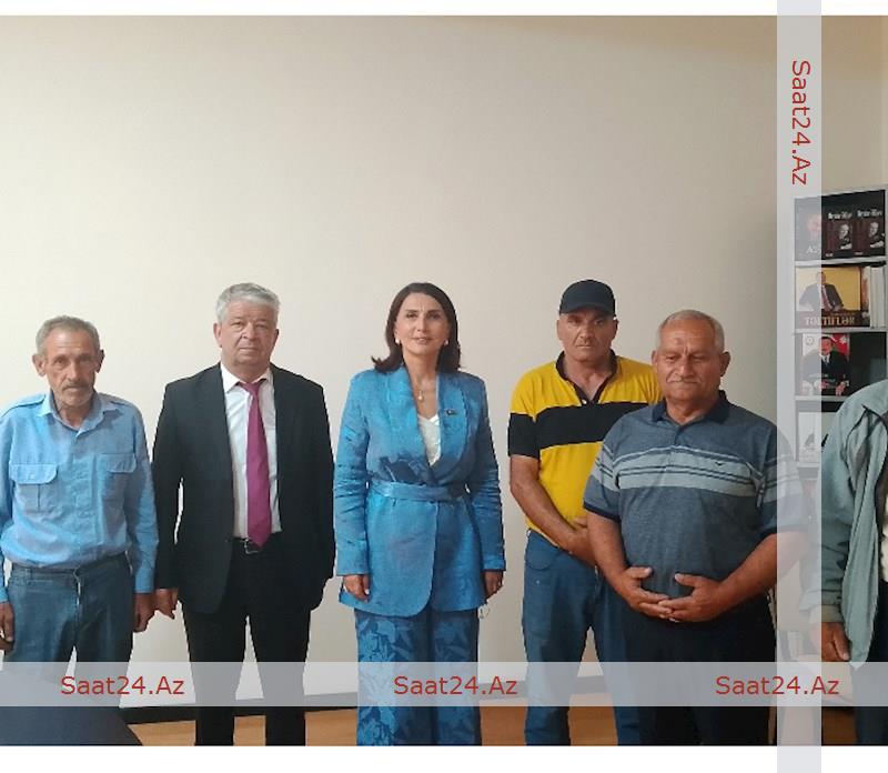 Deputat Jalə Əliyeva vətəndaş qəbulu keçirib-FOTOLAR
