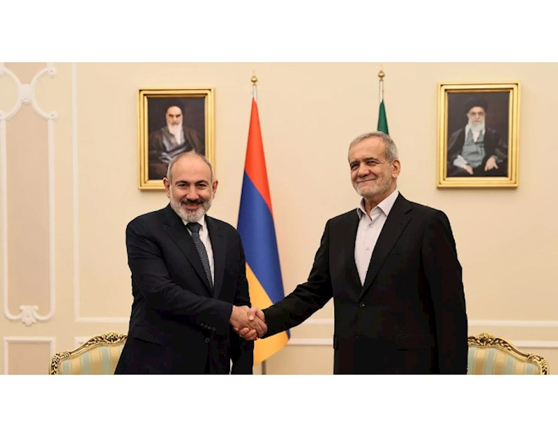 Paşinyan Pezeşkianı Ermənistana dəvət edib